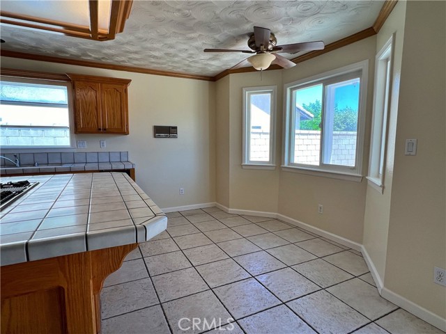 Detail Gallery Image 12 of 22 For 17895 Cumberland Way, Victorville,  CA 92395 - 4 Beds | 3 Baths