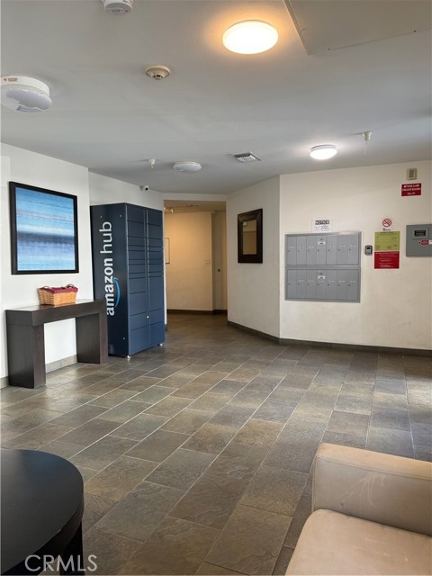 Detail Gallery Image 6 of 25 For 2864 Sunset #205,  Los Angeles,  CA 90005 - 2 Beds | 2/1 Baths