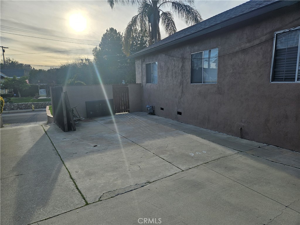 https://media.crmls.org/medias/3f4a1e0a-b124-4666-aa71-b22d82b483ec.jpg?preset=X-Large