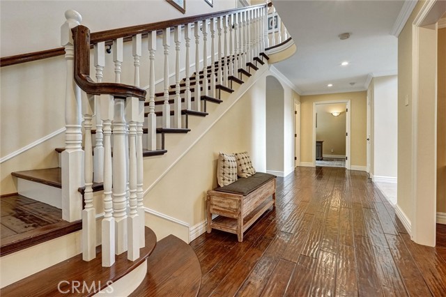 Detail Gallery Image 28 of 65 For 4751 Topeka Dr, Tarzana,  CA 91356 - 5 Beds | 6 Baths