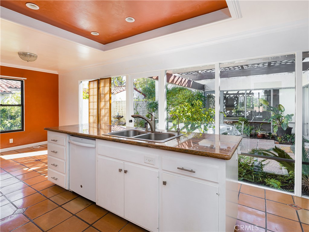 23. 2505 Via Pinale Palos Verdes Estates, CA 90274