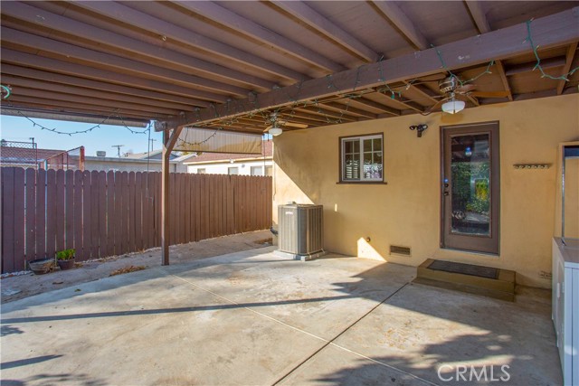 Detail Gallery Image 20 of 26 For 22020 Saticoy St, Canoga Park,  CA 91303 - 3 Beds | 1 Baths
