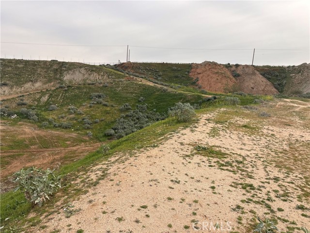 Detail Gallery Image 4 of 5 For 7111 Luane Trl, Colton,  CA 92324 - – Beds | – Baths