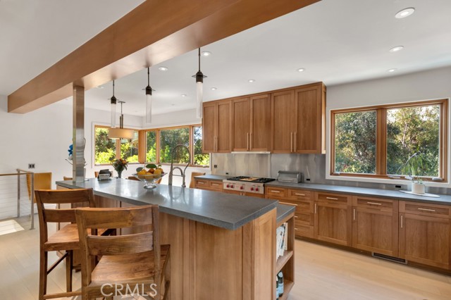 Detail Gallery Image 11 of 40 For 4315 Morro Dr, Woodland Hills,  CA 91364 - 3 Beds | 3/1 Baths