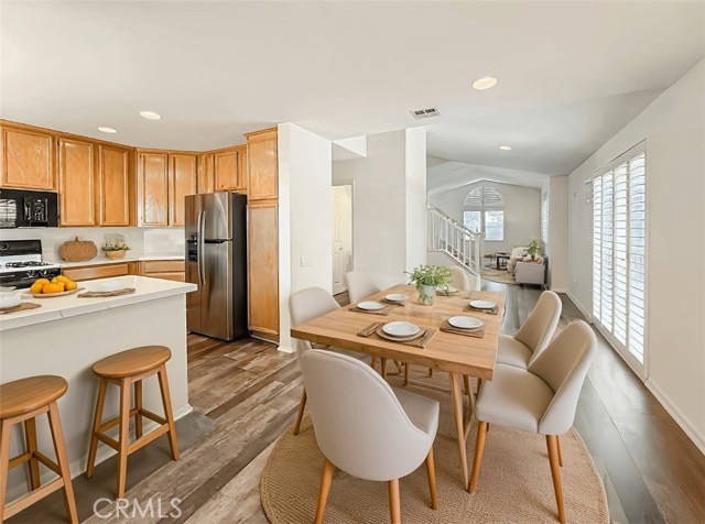 Detail Gallery Image 8 of 52 For 2037 Freesia Ave, Simi Valley,  CA 93063 - 2 Beds | 2/1 Baths