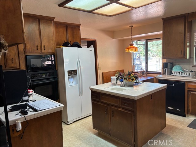 Detail Gallery Image 5 of 74 For 15063 Vorheis Ln, Magalia,  CA 95954 - 3 Beds | 2/1 Baths