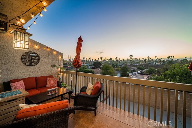 609 Meyer Lane, Redondo Beach, California 90278, 2 Bedrooms Bedrooms, ,1 BathroomBathrooms,Residential,Sold,Meyer,SB21203069