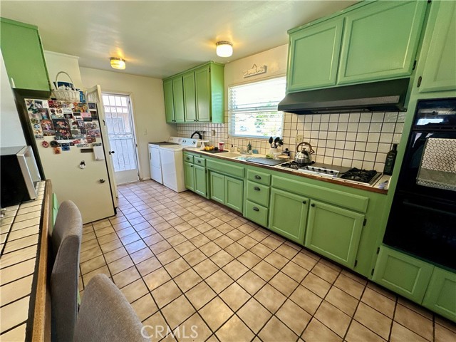 7490 Santa Elena Drive, Buena Park CA: https://media.crmls.org/medias/3f4d7c7b-62d2-49ea-b387-02a6e8f16500.jpg
