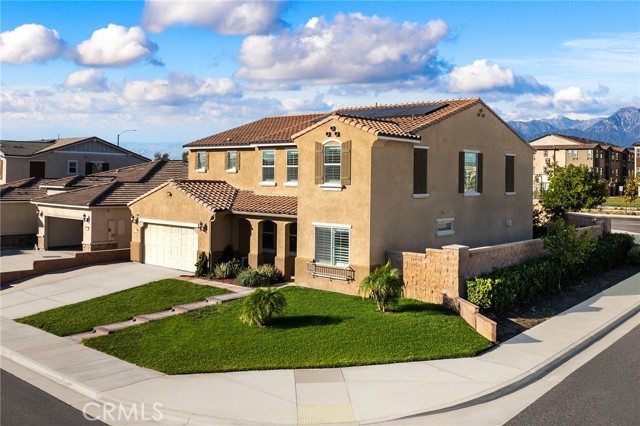 Detail Gallery Image 2 of 73 For 12906 Shorthorn, Corona,  CA 92880 - 6 Beds | 5 Baths