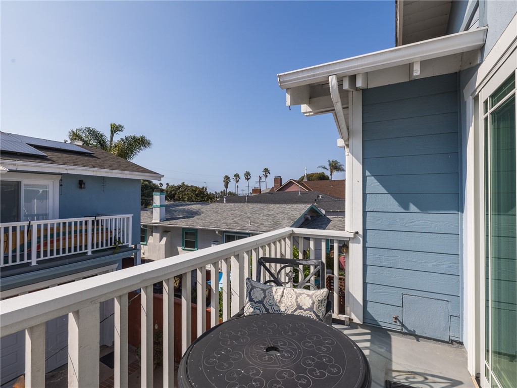 420 Broadway, Redondo Beach, California 90277, 4 Bedrooms Bedrooms, ,3 BathroomsBathrooms,Residential,Sold,Broadway,SB23193472