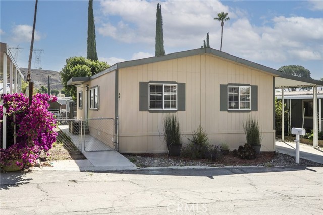 29021 Bouquet Canyon Road, Saugus CA: https://media.crmls.org/medias/3f4df957-8b29-4322-8d6f-4cc9e2368162.jpg