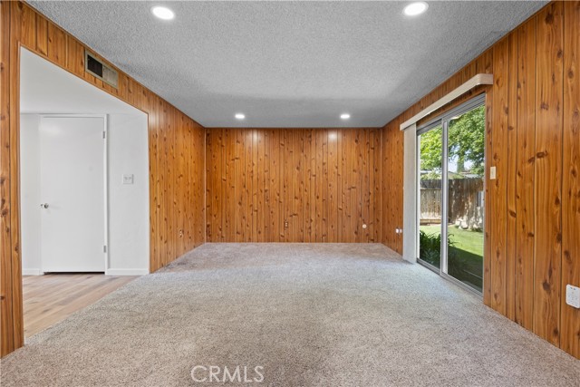 Detail Gallery Image 12 of 38 For 6212 Friant Dr, Bakersfield,  CA 93309 - 3 Beds | 2 Baths
