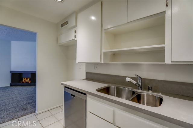 Detail Gallery Image 11 of 24 For 210 E Palmdale Ave #2,  Orange,  CA 92865 - 2 Beds | 2 Baths