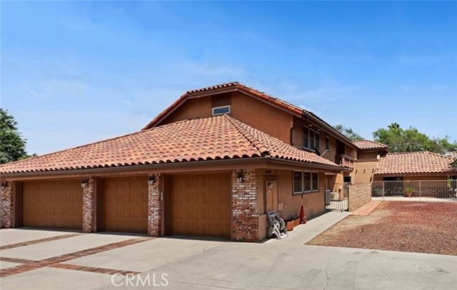 1300 Hidden Springs Drive, Corona CA: https://media.crmls.org/medias/3f4f7d30-3494-4883-bdf1-664b9d0705ce.jpg
