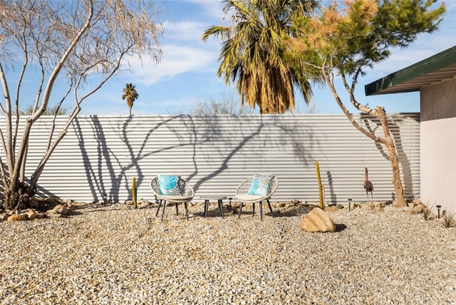 Detail Gallery Image 3 of 31 For 6283 Lupine Ave, Twentynine Palms,  CA 92277 - 2 Beds | 1 Baths