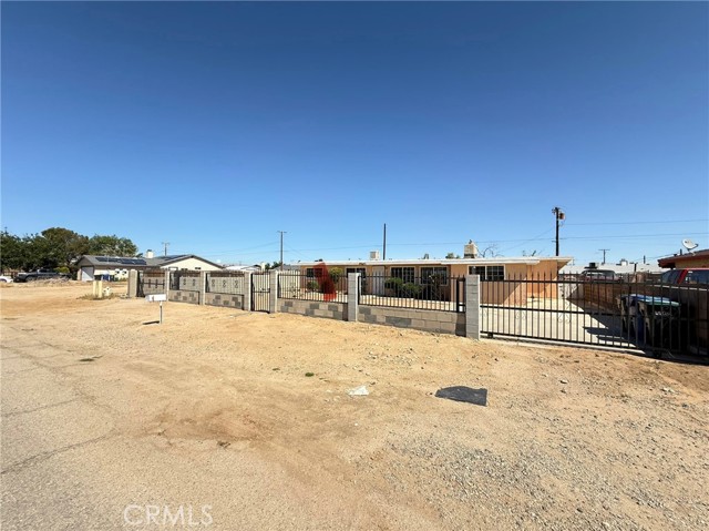 Detail Gallery Image 1 of 1 For 8461 Eucalyptus Ave, California City,  CA 93505 - 4 Beds | 1/1 Baths