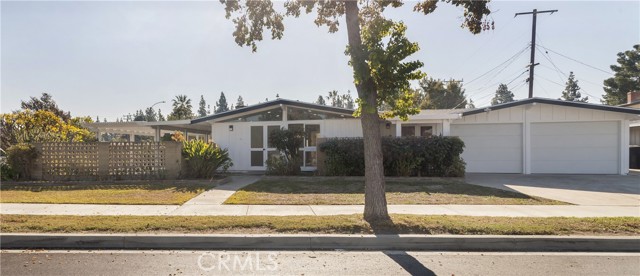 Detail Gallery Image 1 of 1 For 935 S Pepper St, Anaheim,  CA 92802 - 3 Beds | 2 Baths