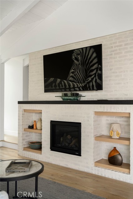 Detail Gallery Image 4 of 22 For 790 Hermosa Way, Laguna Beach,  CA 92651 - 3 Beds | 2/1 Baths