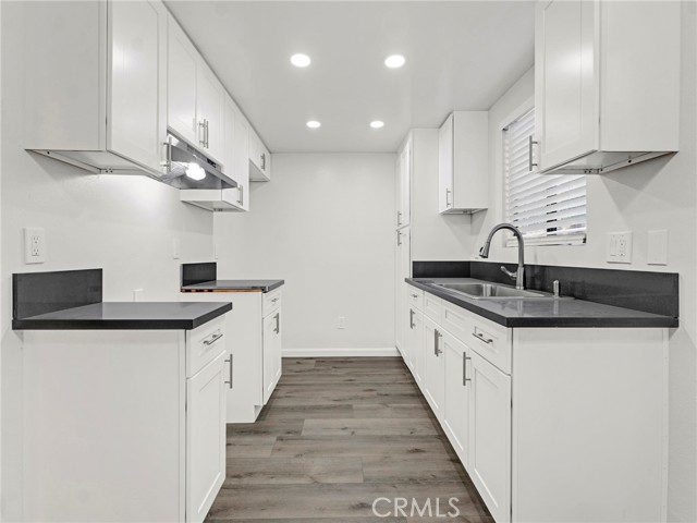 Detail Gallery Image 8 of 29 For 9834 Sepulveda Bld #109,  North Hills,  CA 91343 - 2 Beds | 2 Baths