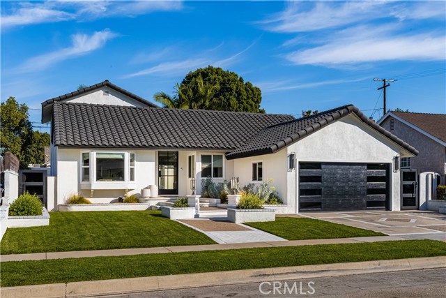 Detail Gallery Image 2 of 48 For 3502 Monogram, Long Beach,  CA 90808 - 5 Beds | 3 Baths