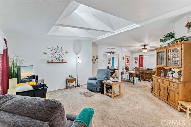 10210 Base Line Road, Rancho Cucamonga CA: https://media.crmls.org/medias/3f527ba7-7800-47c5-b49a-6ab76c450061.jpg