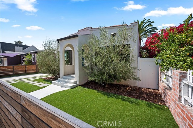 Detail Gallery Image 41 of 49 For 3345 Oakhurst Ave, Los Angeles,  CA 90034 - 3 Beds | 3 Baths