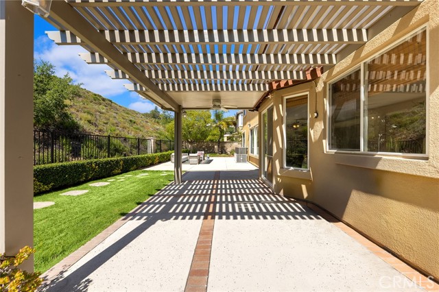 23665 Ridgecrest Court, Diamond Bar CA: https://media.crmls.org/medias/3f532e2e-a7bc-452d-bab7-3627f143f6a0.jpg