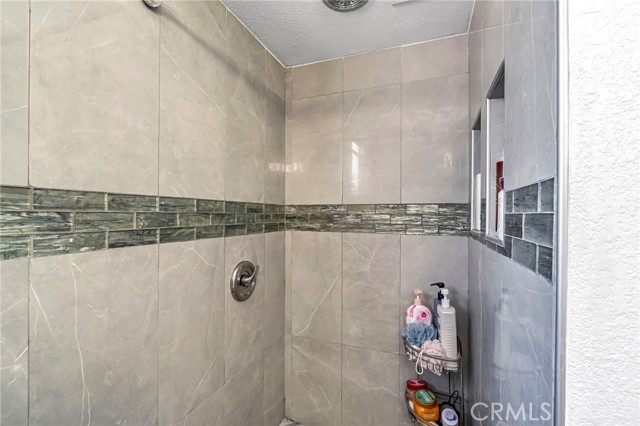 16474 Karen Road, Madera CA: https://media.crmls.org/medias/3f536d6d-a843-4123-b070-0a13062e609f.jpg