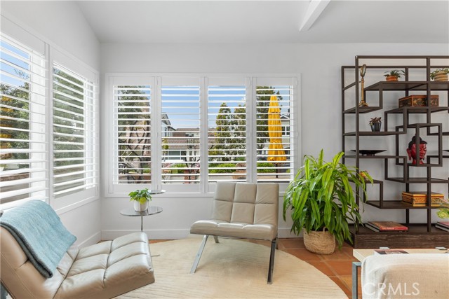 304 Larkspur Avenue, Corona del Mar CA: https://media.crmls.org/medias/3f545417-0a3f-4d39-913d-7732ebc99752.jpg