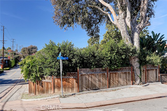 2501 Elm Avenue, Manhattan Beach, California 90266, 2 Bedrooms Bedrooms, ,1 BathroomBathrooms,Residential,For Sale,Elm,PV24008835