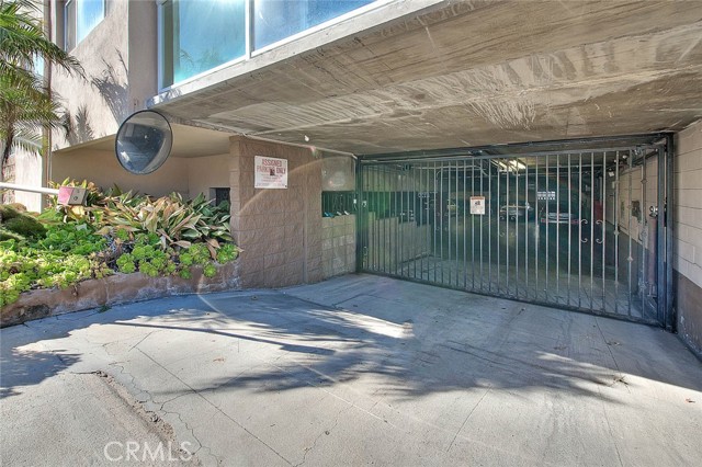 Detail Gallery Image 19 of 24 For 15 15th St #13,  Hermosa Beach,  CA 90254 - 2 Beds | 2 Baths