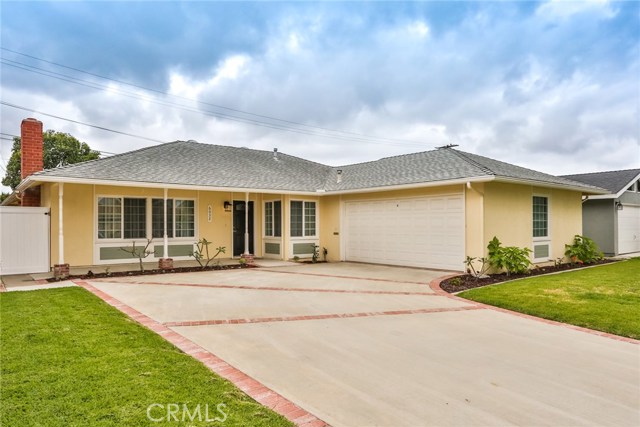 6032 Larchwood Dr, Huntington Beach, CA 92647