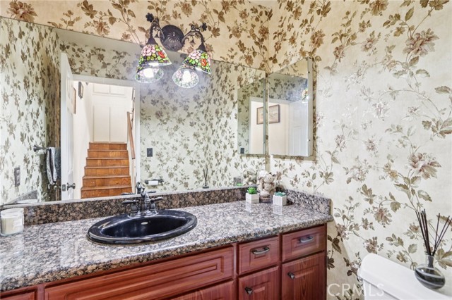 Detail Gallery Image 18 of 37 For 12390 Chandler Bld #J,  Valley Village,  CA 91607 - 3 Beds | 2/1 Baths