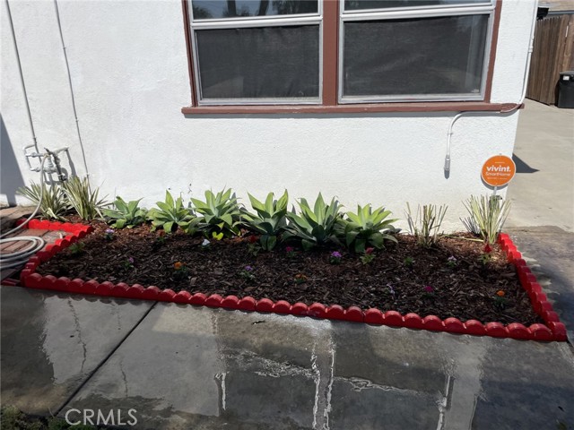 10813 Flallon Avenue, Santa Fe Springs CA: https://media.crmls.org/medias/3f54d9c1-9917-481a-a152-05fad0b55e83.jpg