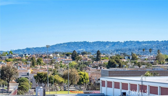 Detail Gallery Image 4 of 34 For 907 Diamond St, Redondo Beach,  CA 90277 - 4 Beds | 3 Baths
