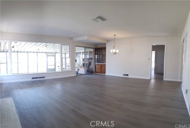 Detail Gallery Image 3 of 11 For 24500 University Ave, Loma Linda,  CA 92354 - 3 Beds | 2 Baths