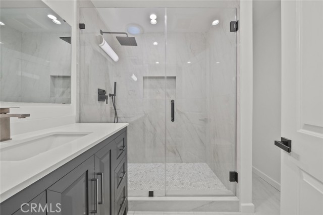 4718 La Crescenta Avenue, La Crescenta CA: https://media.crmls.org/medias/3f564421-7519-424b-8c29-d350922154a3.jpg
