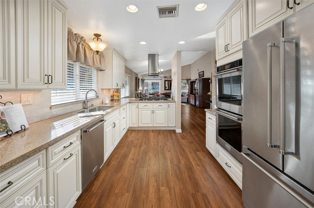 Detail Gallery Image 23 of 46 For 22948 Magnolia Glen, Valencia,  CA 91354 - 4 Beds | 2 Baths