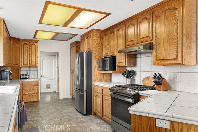 Detail Gallery Image 14 of 53 For 26 Regal Way, Oroville,  CA 95966 - 5 Beds | 3/1 Baths