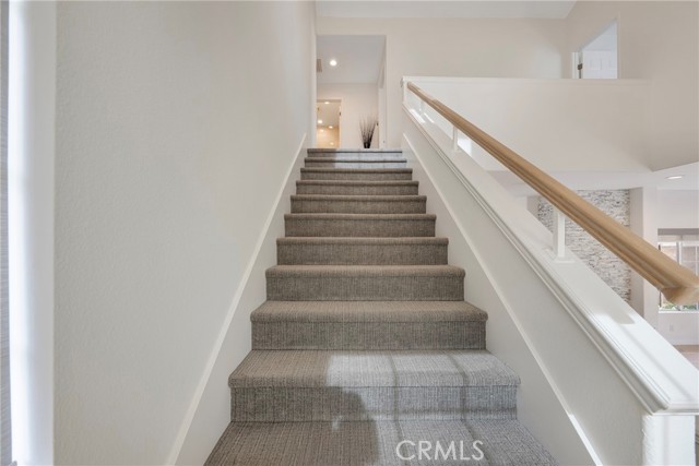 939 Blue Mountain, Westlake Village CA: https://media.crmls.org/medias/3f56e424-7102-48af-b1c5-05e3d6384e58.jpg