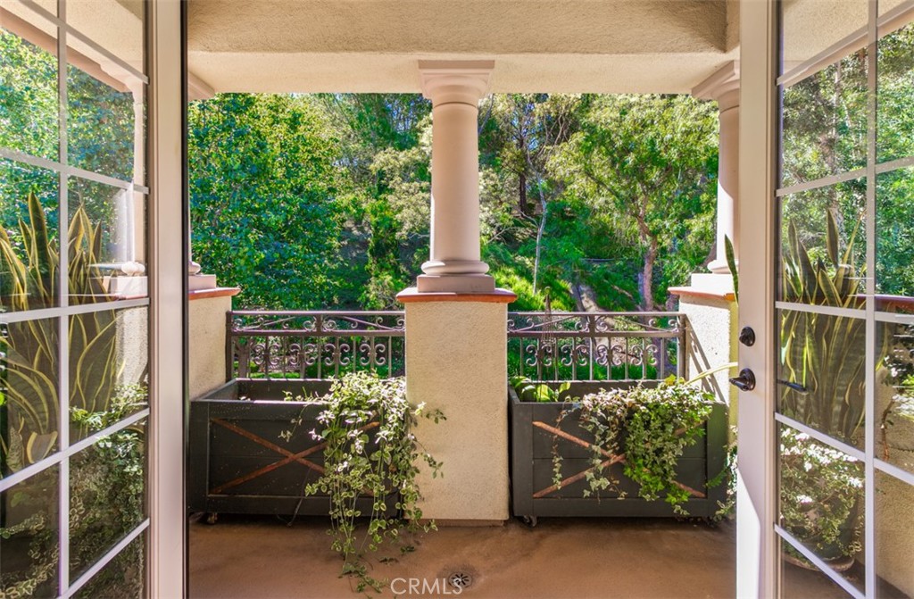 MLS #OC25243202 image #5