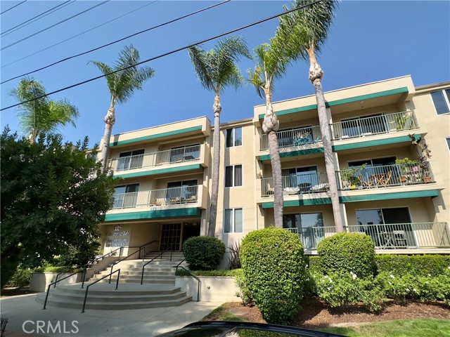 4501 Cedros Avenue, Sherman Oaks CA: https://media.crmls.org/medias/3f570334-dd32-42be-aa3c-0cf0bca67cdd.jpg