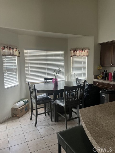 Detail Gallery Image 8 of 10 For 14339 Caroline, Adelanto,  CA 92301 - 5 Beds | 3 Baths