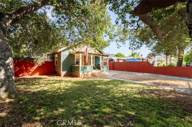 Detail Gallery Image 1 of 26 For 425 E Walnut Ave, Monrovia,  CA 91016 - – Beds | – Baths