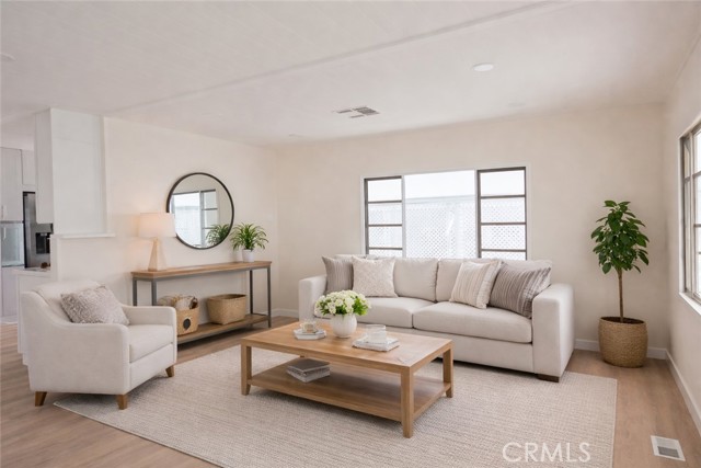 Front Image Thumbnail for CRSR26066679