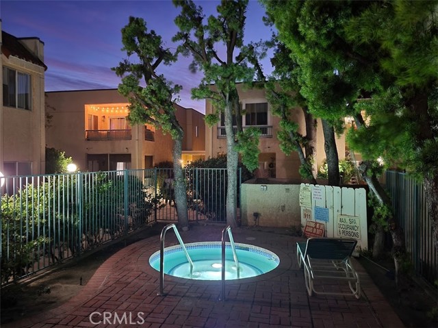 Detail Gallery Image 25 of 25 For 18307 Burbank Bld #14,  Tarzana,  CA 91356 - 2 Beds | 2 Baths