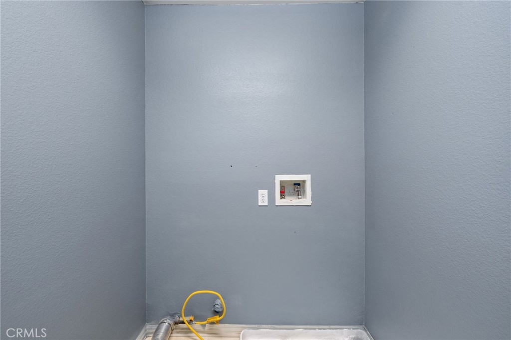 https://media.crmls.org/medias/3f5948e4-d670-449f-84c7-6b0001bbd2cd.jpg?preset=X-Large