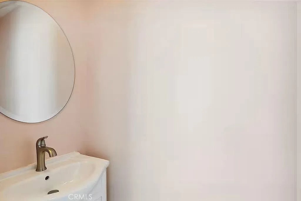 https://media.crmls.org/medias/3f595411-27c8-4389-8870-58a31871f25f.jpg?preset=X-Large