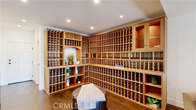 4257 E Ocean Boulevard, Long Beach CA: https://media.crmls.org/medias/3f596c41-eebd-42d5-a7bb-3b8cbde5d153.jpg