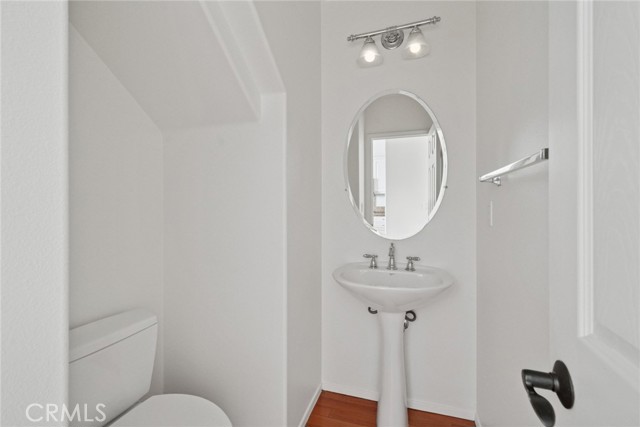Detail Gallery Image 7 of 16 For 1314 Corte Venosa, Costa Mesa,  CA 92626 - 3 Beds | 2/1 Baths